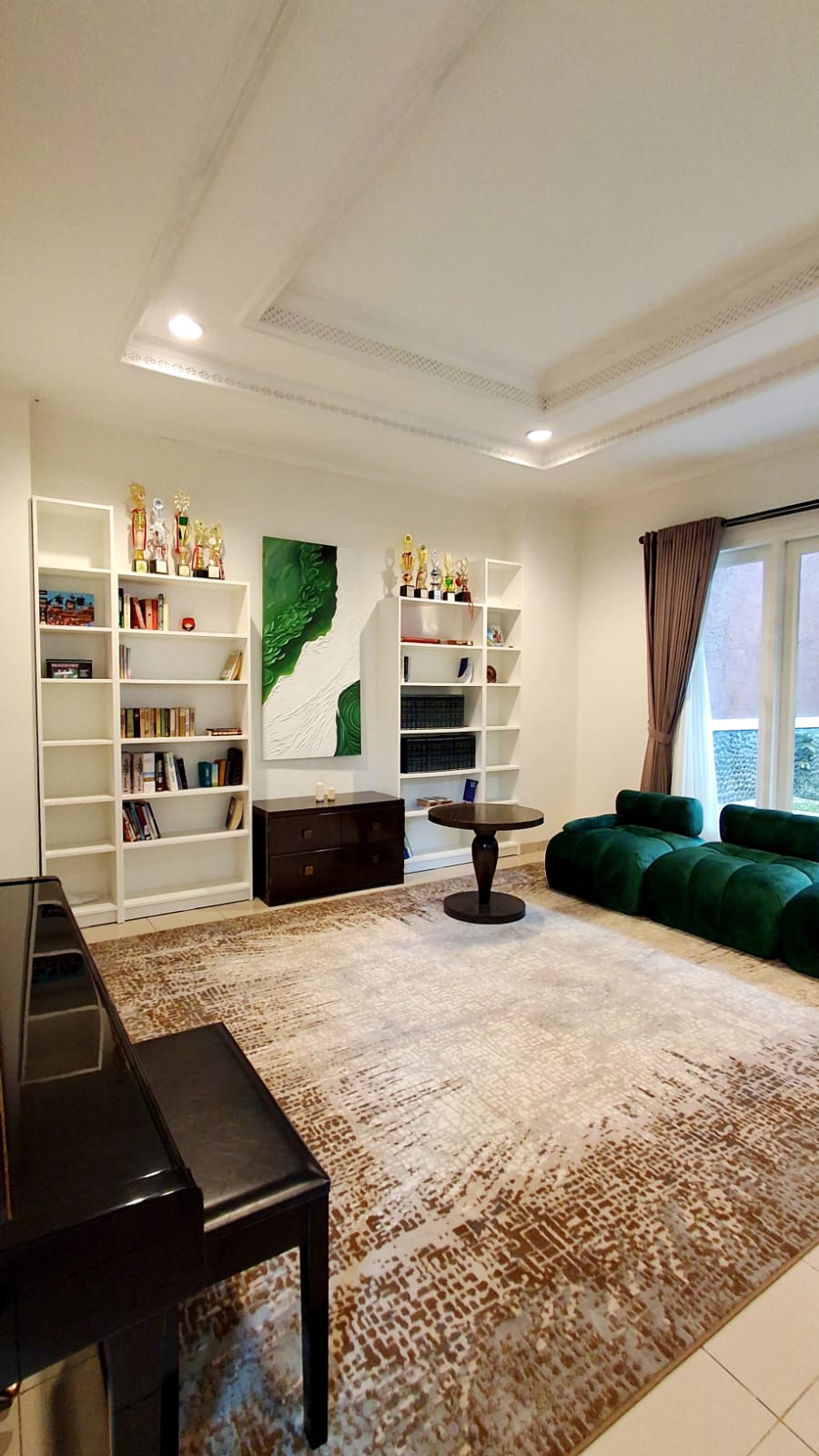 Hunian Asri nan Mewah di Jantung Bintaro Sektor 1, Jakarta Selatan