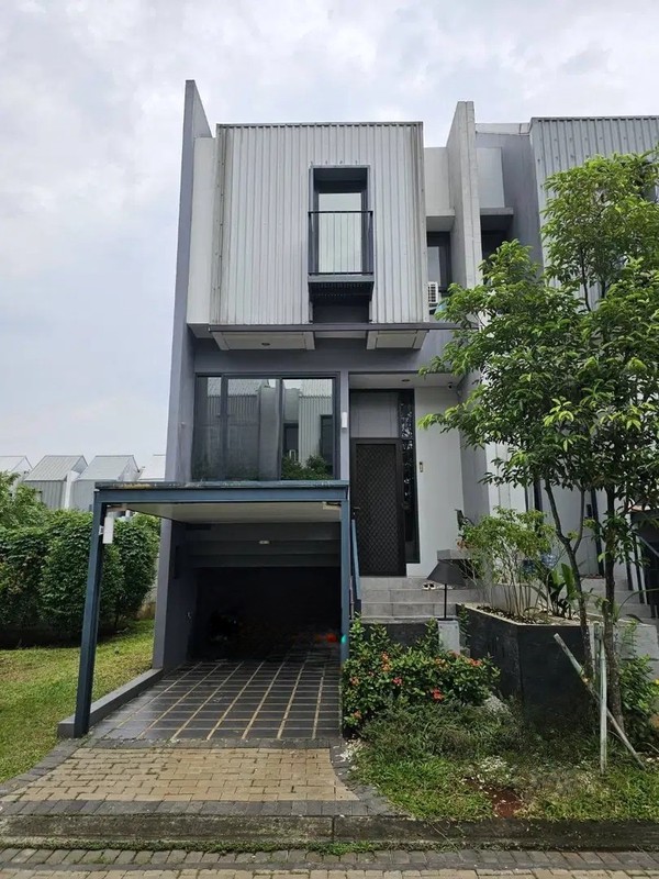 Jarang Ada. Rumah modern 3 lantai cluster Imajihaus, BSD