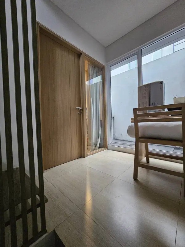 Jarang Ada. Rumah modern 3 lantai cluster Imajihaus, BSD