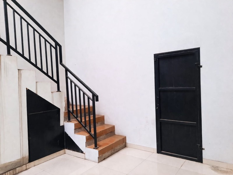 Rumah Tinggal 2 Lantai Kebon Baru,Tebet Jakarta Selatan - Akses Mobil, Lokasi Strategis, Siap Huni