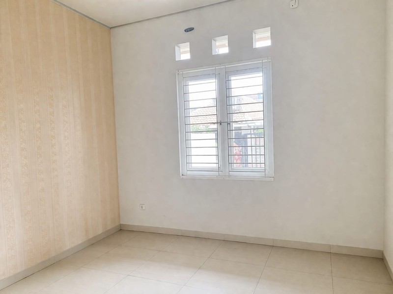 Rumah Tinggal 2 Lantai Kebon Baru,Tebet Jakarta Selatan - Akses Mobil, Lokasi Strategis, Siap Huni