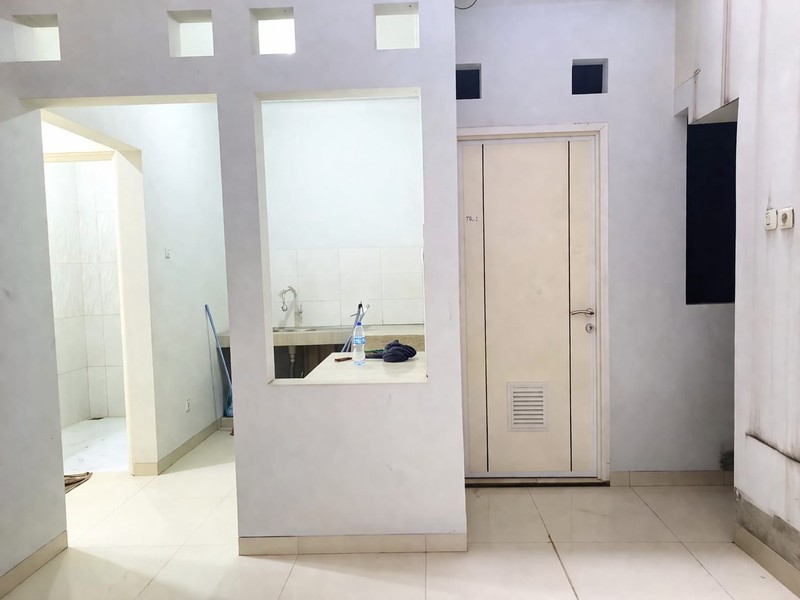 Rumah Tinggal 2 Lantai Kebon Baru,Tebet Jakarta Selatan - Akses Mobil, Lokasi Strategis, Siap Huni