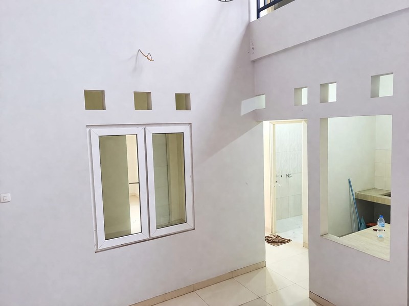 Rumah Tinggal 2 Lantai Kebon Baru,Tebet Jakarta Selatan - Akses Mobil, Lokasi Strategis, Siap Huni