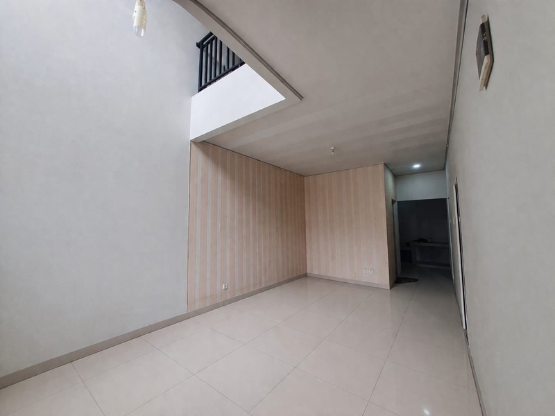 Rumah Tinggal 2 Lantai Kebon Baru,Tebet Jakarta Selatan - Akses Mobil, Lokasi Strategis, Siap Huni