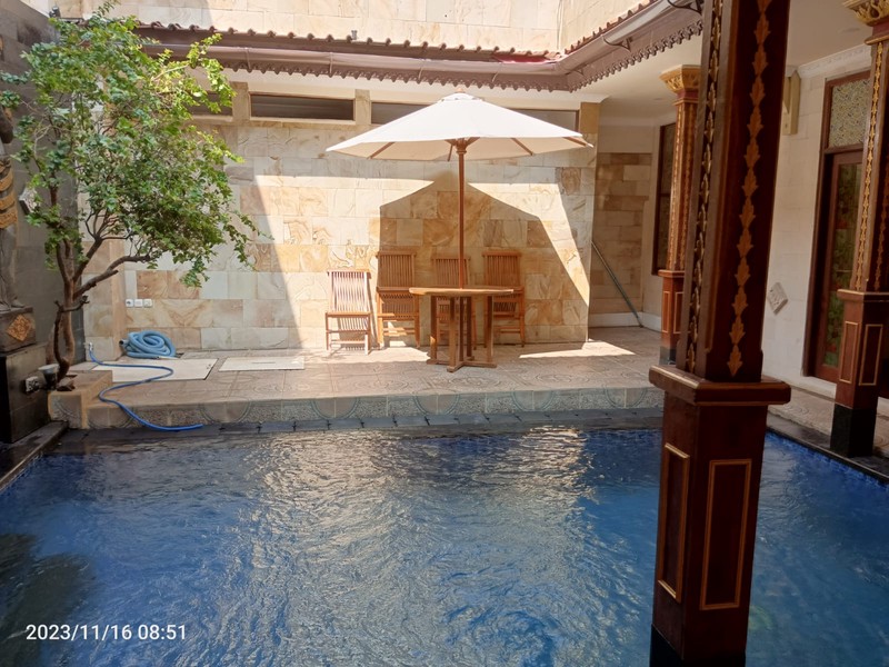 Dijual Rumah Usaha cocok untuk Hotel atau Guest House, rumah nuansa Bali, di Jl Lebak Bulus, Cilandak