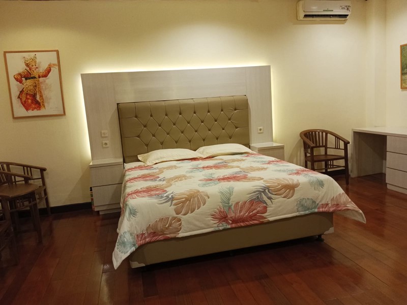 Dijual Rumah Usaha cocok untuk Hotel atau Guest House, rumah nuansa Bali, di Jl Lebak Bulus, Cilandak
