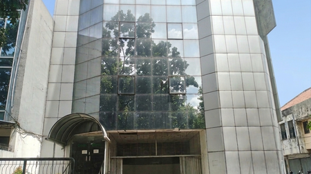 Gedung Kantor Strategis Menteng - 5 Lantai, Lift, Cocok Investasi & Perusahaan