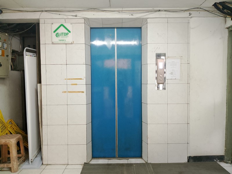 Gedung Kantor Strategis Menteng - 5 Lantai, Lift, Cocok Investasi & Perusahaan