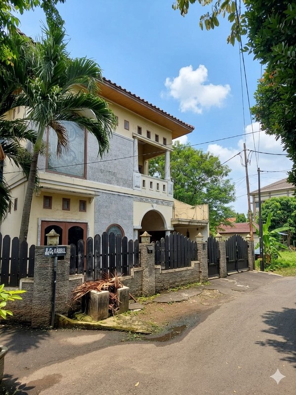 Rumah Besar 214m²/280m² Jakarta Timur, 5KT 5KM, SHM - Nego Sampai Deal!