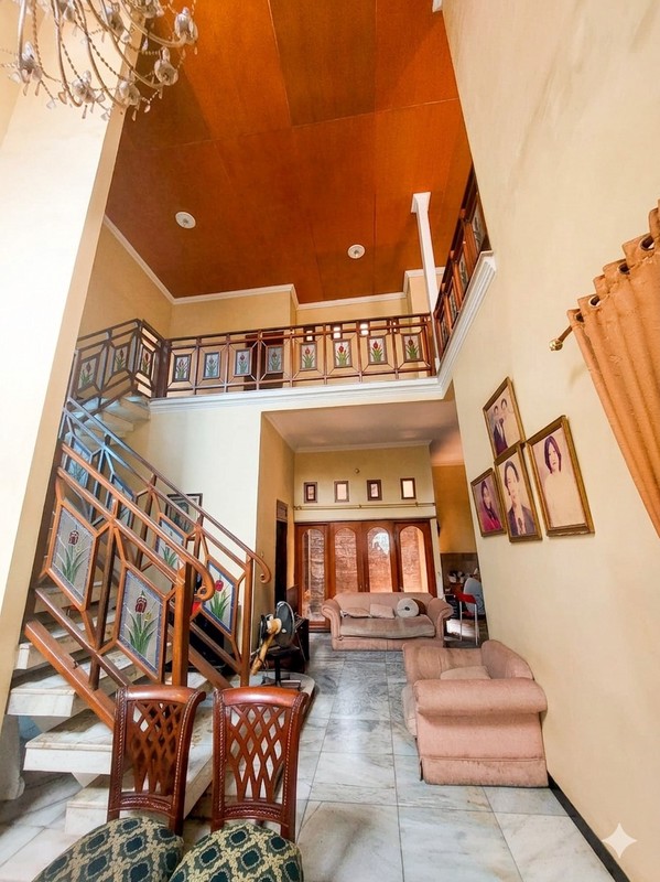 Rumah Besar 214m²/280m² Jakarta Timur, 5KT 5KM, SHM - Nego Sampai Deal!