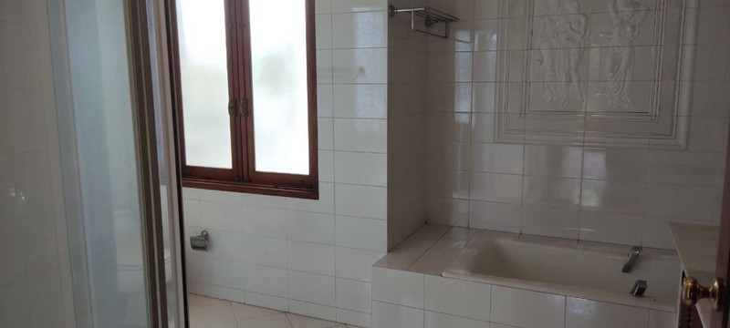 Dijual Rumah Di Lingkungan Excecutive Di Patra Kuningan, Komplek Menteri Rasuna Said