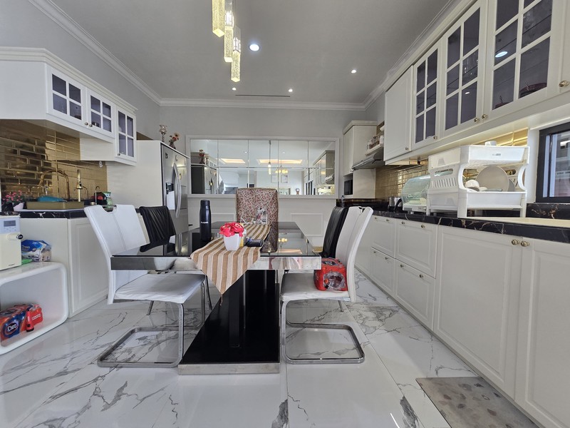 Rumah geger kalong, baru,mewah, bagus dan murah , Bandung