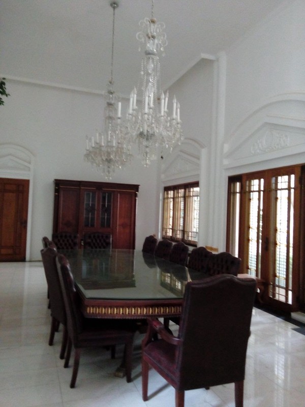 Rumah mewah pusat kota surabaya jl embong ploso cocok untuk kantor klinik kecantikan