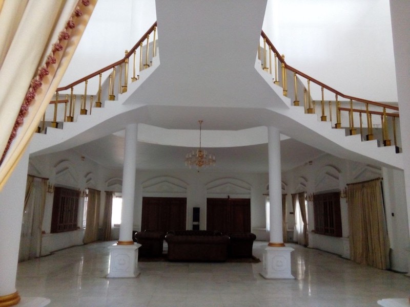 Rumah mewah pusat kota surabaya jl embong ploso cocok untuk kantor klinik kecantikan