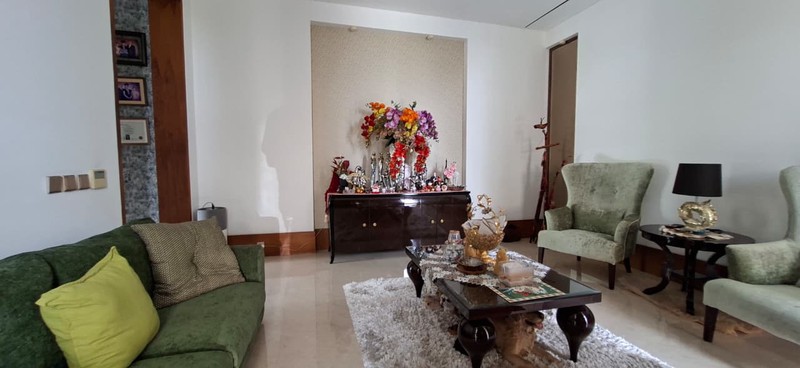 Rumah Dengan Taman Nyaman Seluas Samudera Di Cipete Utara Jaksel