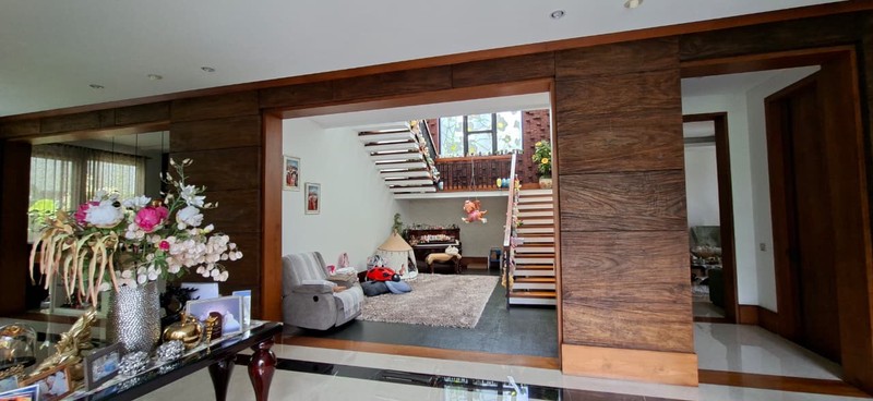 Rumah Dengan Taman Nyaman Seluas Samudera Di Cipete Utara Jaksel