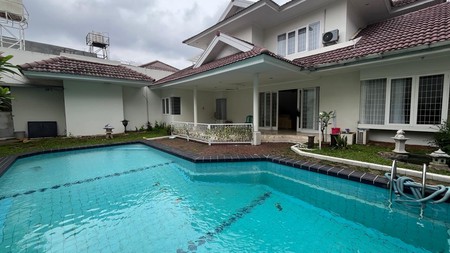 Rumah Nyaman Disewakan dengan Privat Pool di Lebak Bulus Dekat MRT