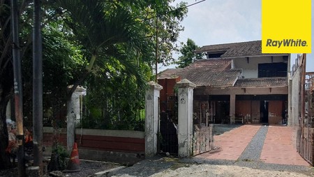 Dijual Rumah 2 lantai di Jalan Raya Tenggilis Surabaya