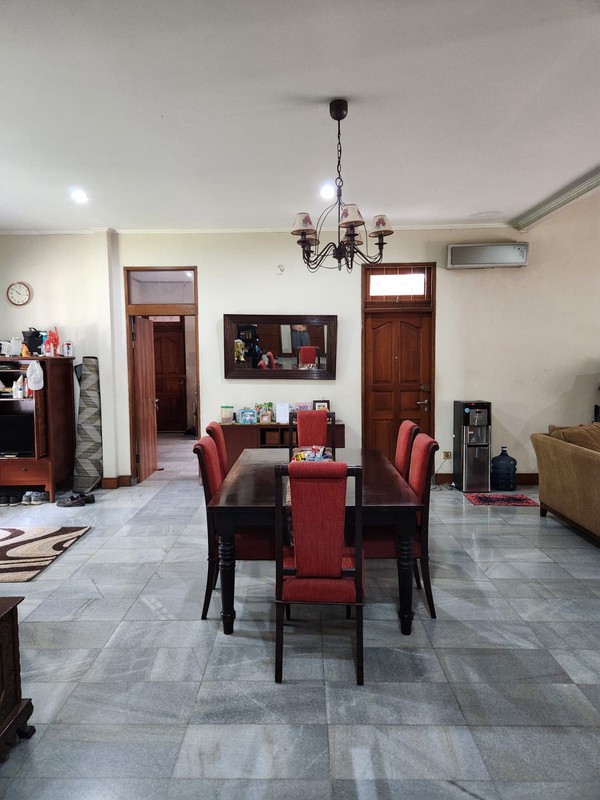 Homey and Tranquil Furnished 6 BR House