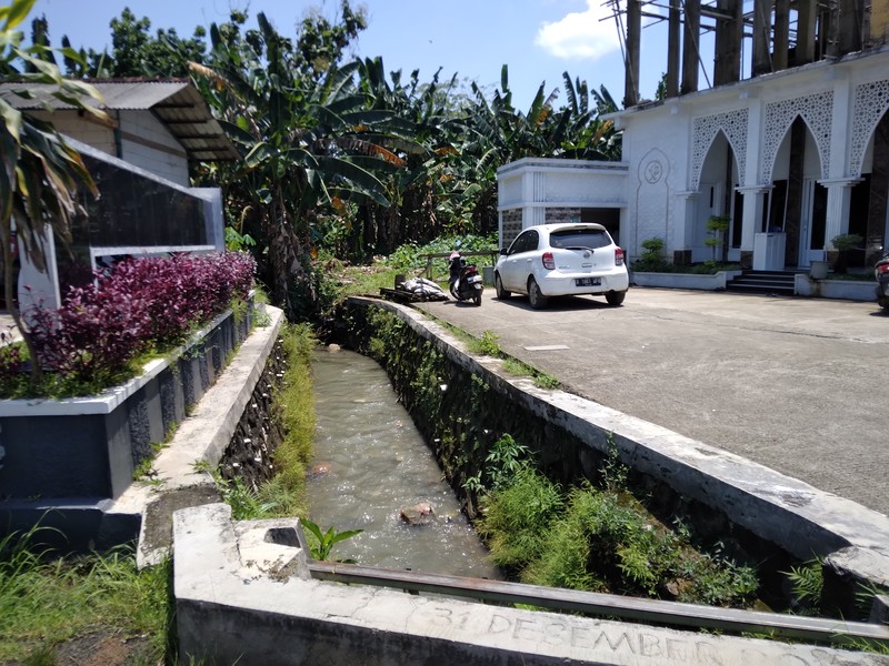 KAVING LUAS DEKAT MASJID DI BUKIT CILEUNGSI INDAH KLAPA NUNGGAL HARGA NEGO