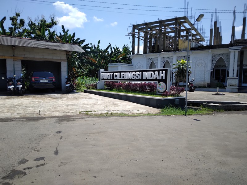 KAVING LUAS DEKAT MASJID DI BUKIT CILEUNGSI INDAH KLAPA NUNGGAL HARGA NEGO