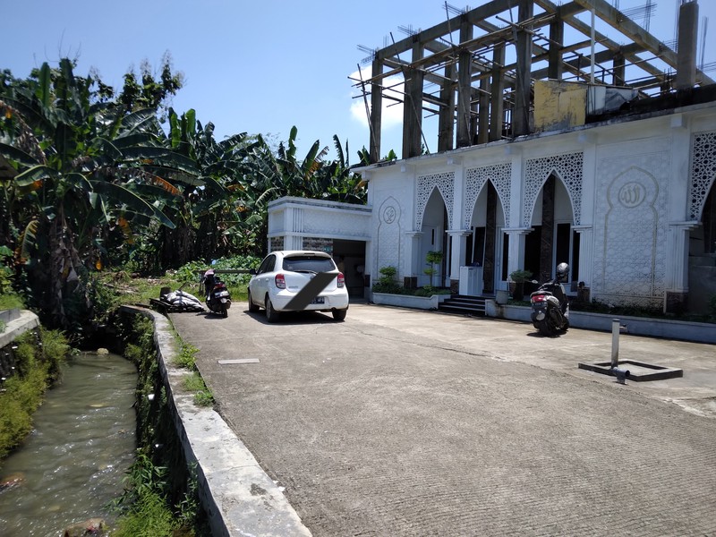 KAVING LUAS DEKAT MASJID DI BUKIT CILEUNGSI INDAH KLAPA NUNGGAL HARGA NEGO