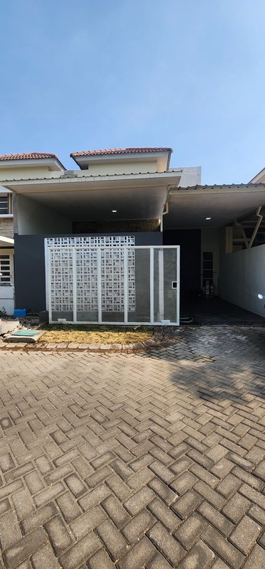 Disewakan Rumah Valencia Puri Surya Jaya