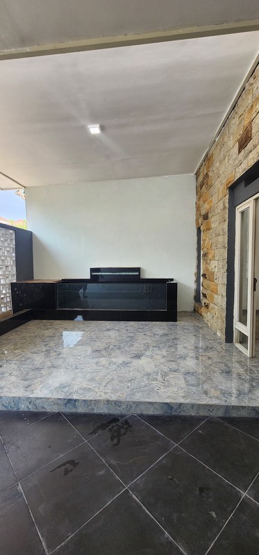 Disewakan Rumah Valencia Puri Surya Jaya