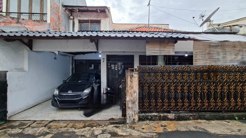 Dijual Rumah Tebet - Hitung Tanah, Lokasi Strategis!