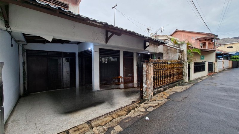 Dijual Rumah Tebet - Hitung Tanah, Lokasi Strategis!