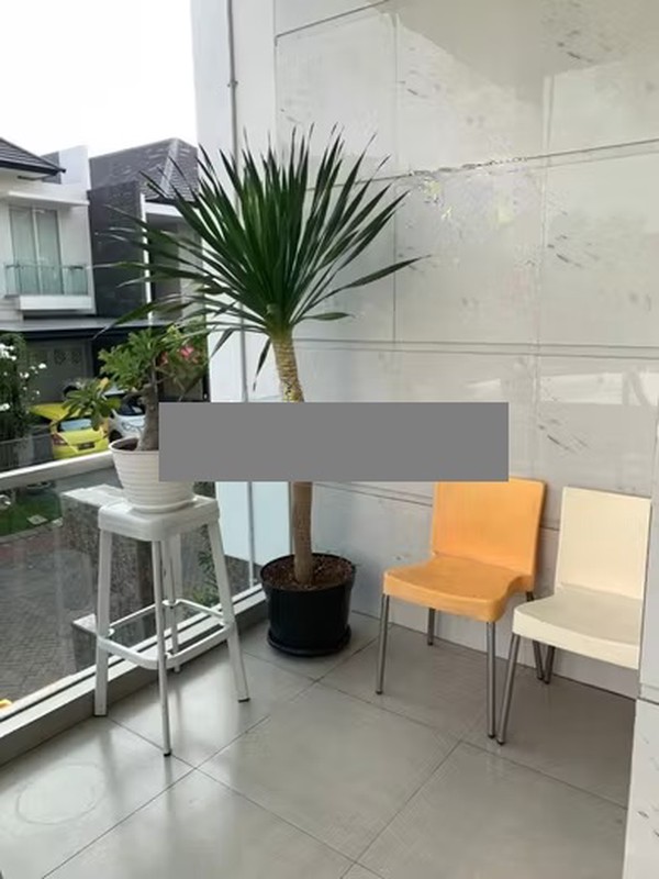 Jual Rumah Cantik Full Furnished 3 Lantai Kertajaya Indah Regency Surabaya