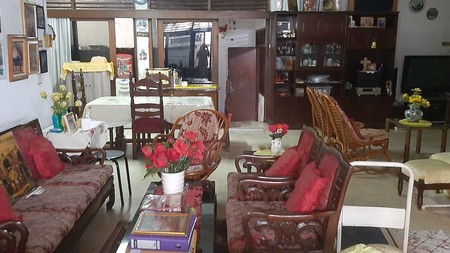 Rumah Lama dijual dengan Lokasi dan Tempat yang Nyaman