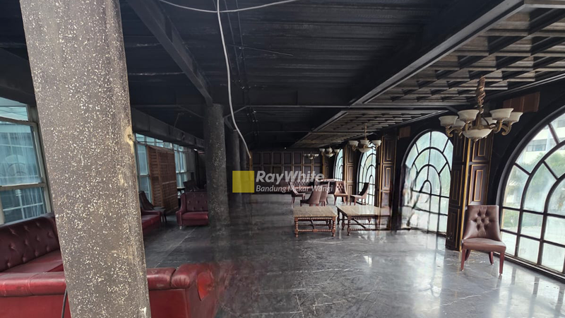 Gedung Mewah Strategis Mainroad Dago