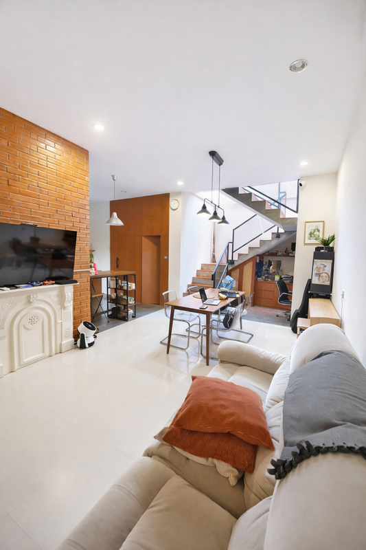 Rumah 2 Lantai di Panorama Bintaro Ciputat, Semi furnished Siap Huni