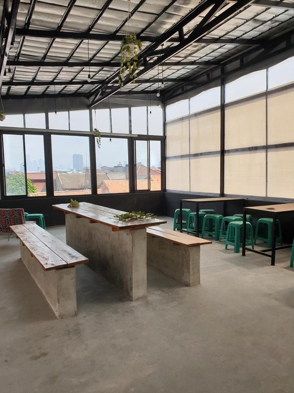 Kost 32 Kamar Full AC, 3 Lantai, SHM Kebayoran - Dekat MRT, Investasi Menguntungkan!