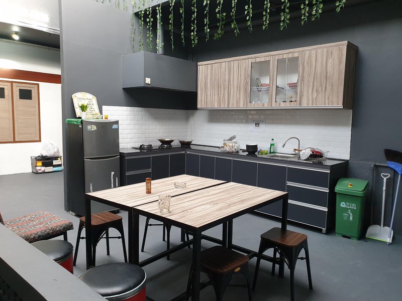 Kost 32 Kamar Full AC, 3 Lantai, SHM Kebayoran - Dekat MRT, Investasi Menguntungkan!