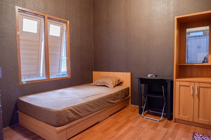 Kost 32 Kamar Full AC, 3 Lantai, SHM Kebayoran - Dekat MRT, Investasi Menguntungkan!