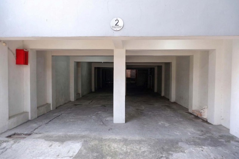 Kost 32 Kamar Full AC, 3 Lantai, SHM Kebayoran - Dekat MRT, Investasi Menguntungkan!