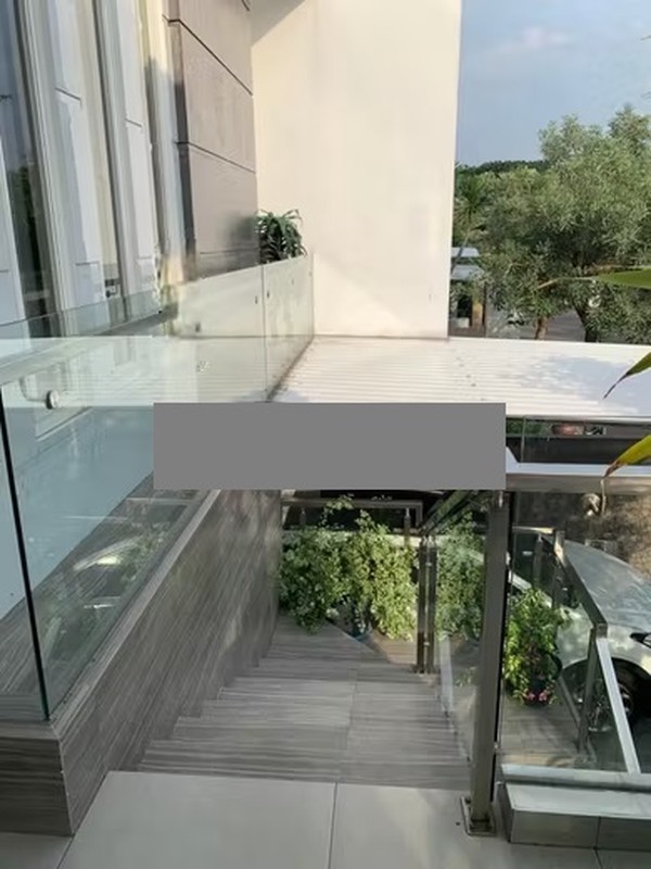 Jual Rumah 3 Lantai Full Furnished Kertajaya Indah Regency Surabaya