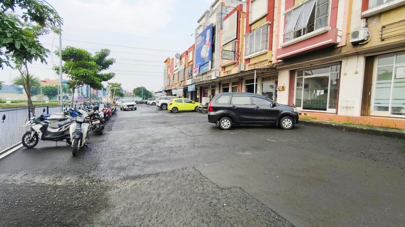 Ruko Grand Wisata Jalan Utama Celebration Tambun Selatan Bekasi