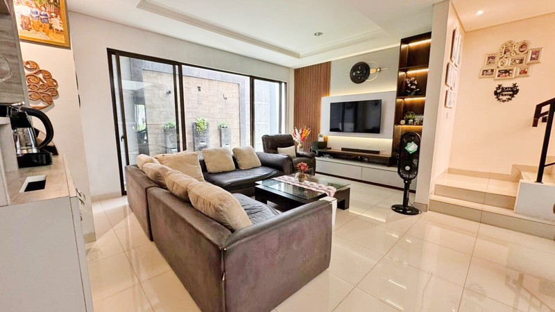 Rumah Full Furnished di The Eminent Cluster Prestigia BSD City