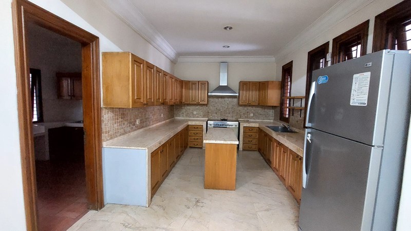 Disewakan Rumah 2 Lantai di Kuningan, Jakarta Selatan