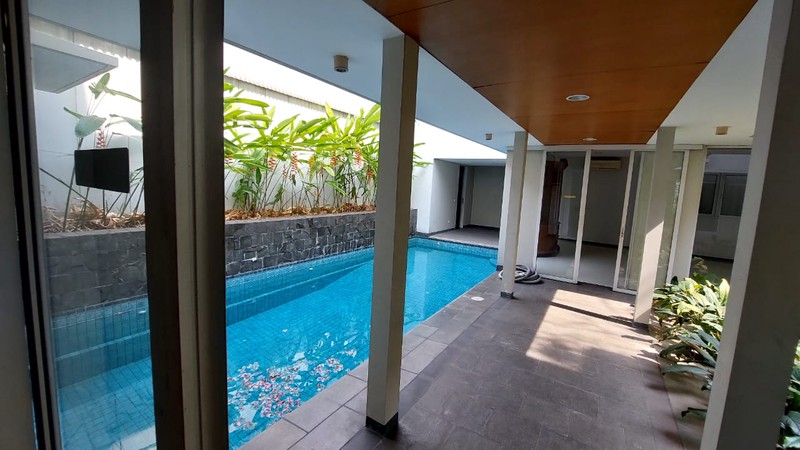 Disewakan Rumah 4 Kamar Tidur di Kuningan, Jakarta Selatan