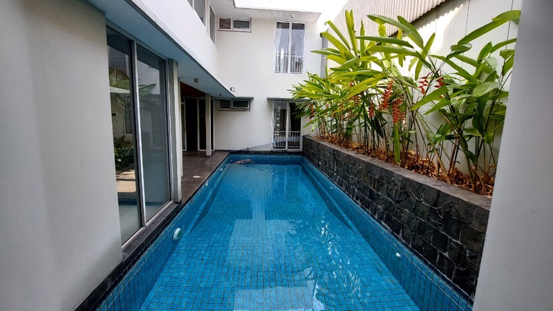 Disewakan Rumah 4 Kamar Tidur di Kuningan, Jakarta Selatan