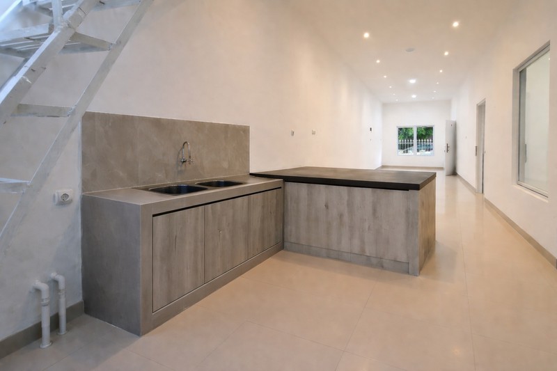 Rumah Sunter Indah sudah renovasi seluruhnya, 100% baru.