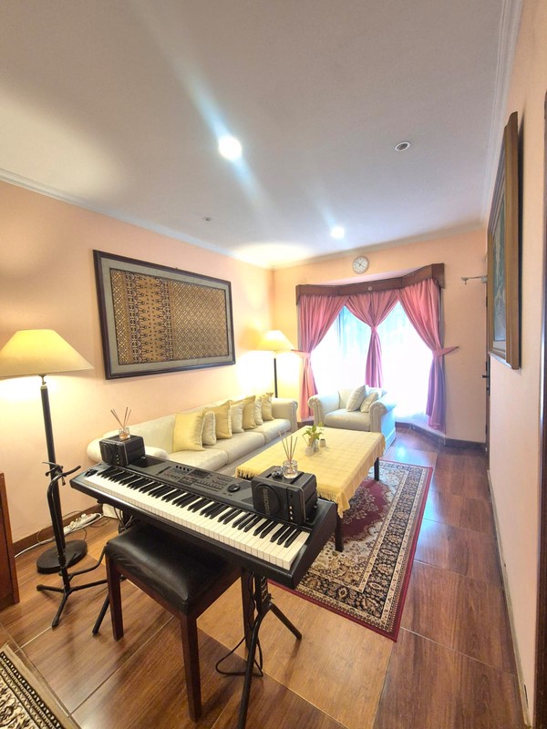 Rumah 2 Lantai Siap Huni di Bintaro Sektor 5 | 4 KT | Harga Nego!