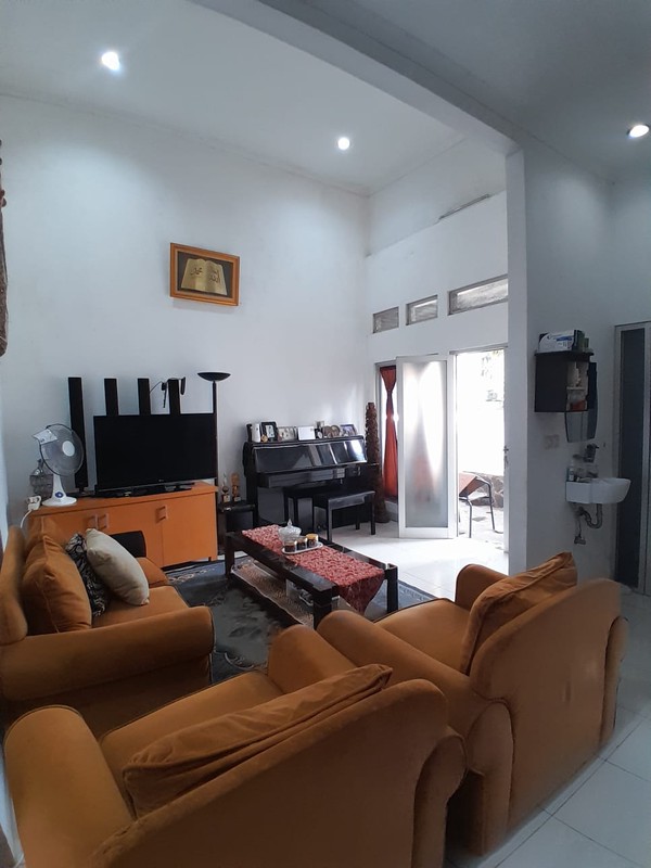 Rumah Cozy & Terawat di Rempoa 1,5 Lantai 10 Menit ke MRT Lebak Bulus