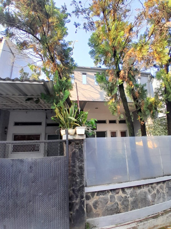 Rumah Cozy & Terawat di Rempoa 1,5 Lantai 10 Menit ke MRT Lebak Bulus