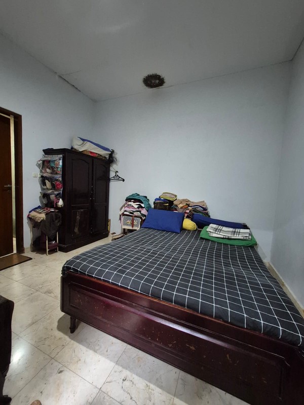 Dijual Rumah Satu Lantai Ada Teras Depan Belakang Hadap Selatan, One Gate System, Dekat MRT Lebak Bulus Best Price