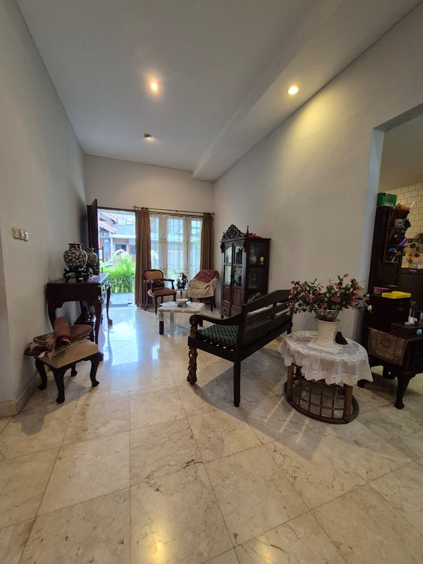 Dijual Rumah Satu Lantai Ada Teras Depan Belakang Hadap Selatan, One Gate System, Dekat MRT Lebak Bulus Best Price